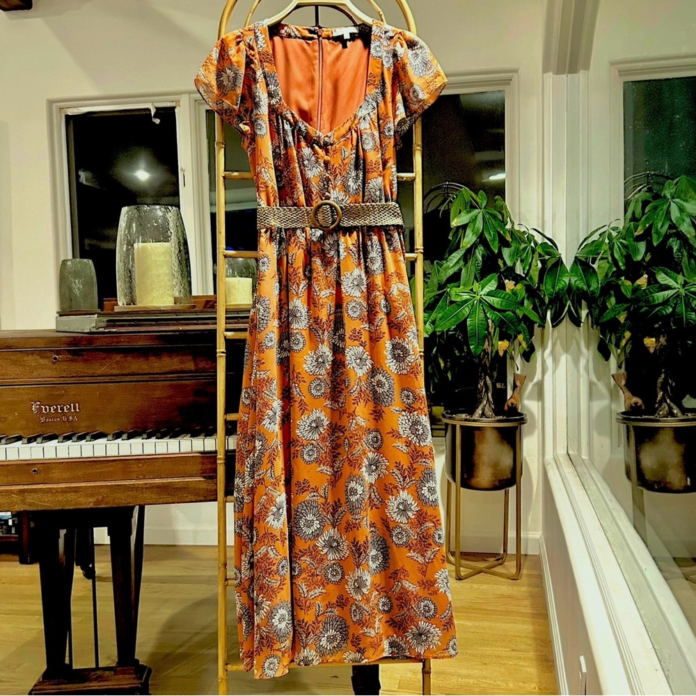 Madewell, Midi Dress in Gathered Bloom Floral,with a button front , Size Small/6